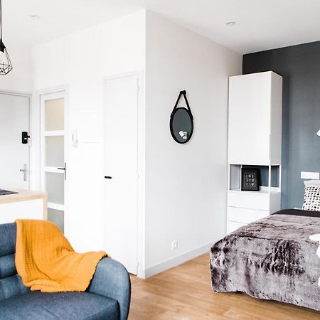 L'Audacieux Studio Lumineux Renove Et Equipe En Centre Ville Фонтене-ле-Конт Екстер'єр фото