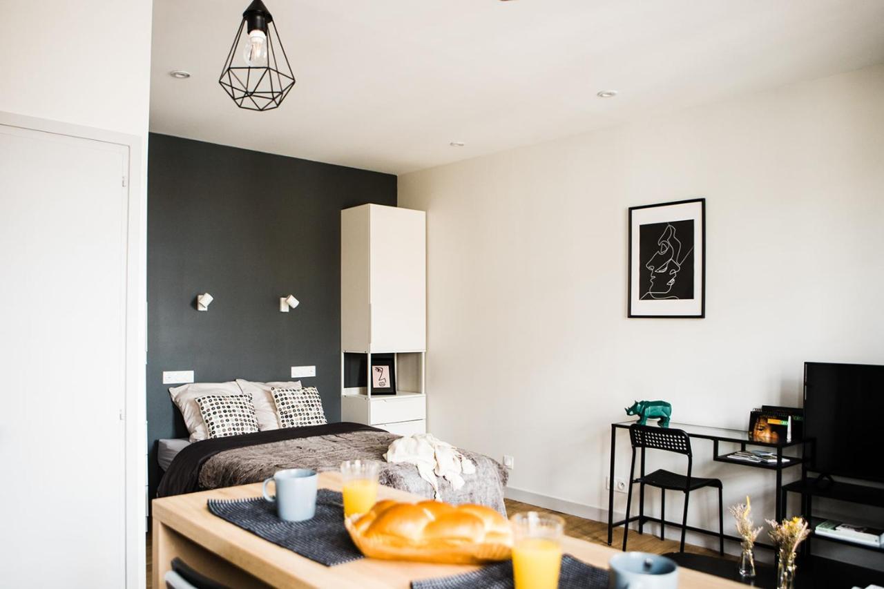 L'Audacieux Studio Lumineux Renove Et Equipe En Centre Ville Фонтене-ле-Конт Екстер'єр фото