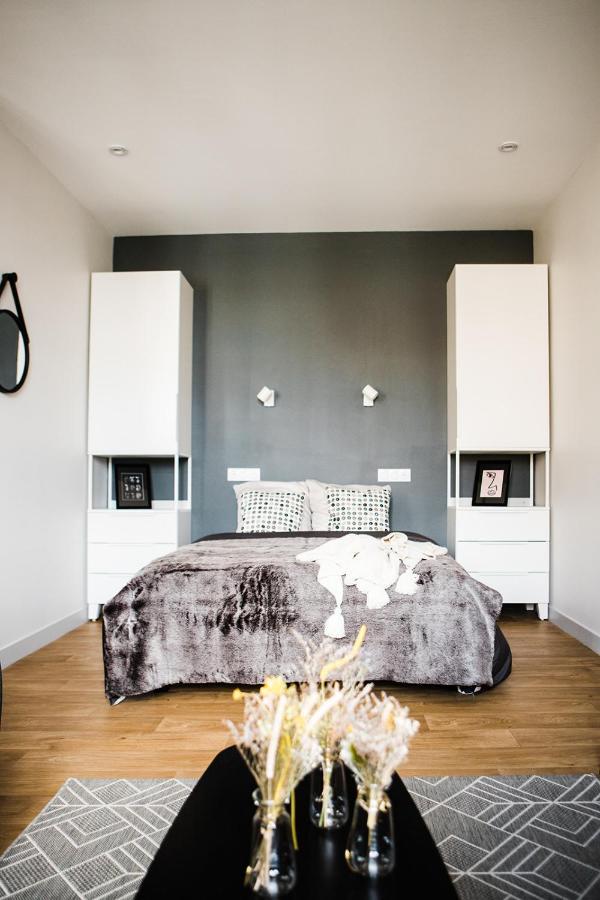 L'Audacieux Studio Lumineux Renove Et Equipe En Centre Ville Фонтене-ле-Конт Екстер'єр фото
