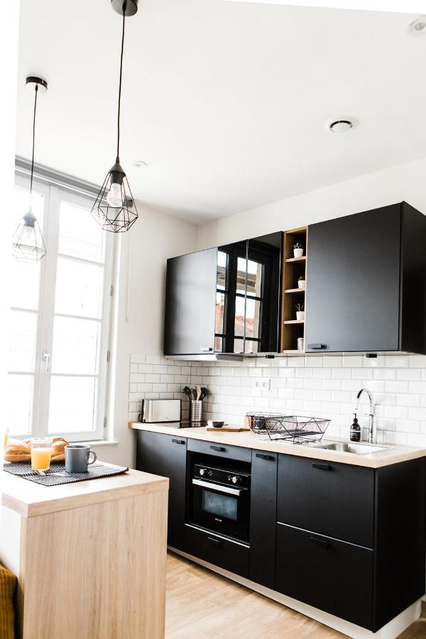 L'Audacieux Studio Lumineux Renove Et Equipe En Centre Ville Фонтене-ле-Конт Екстер'єр фото